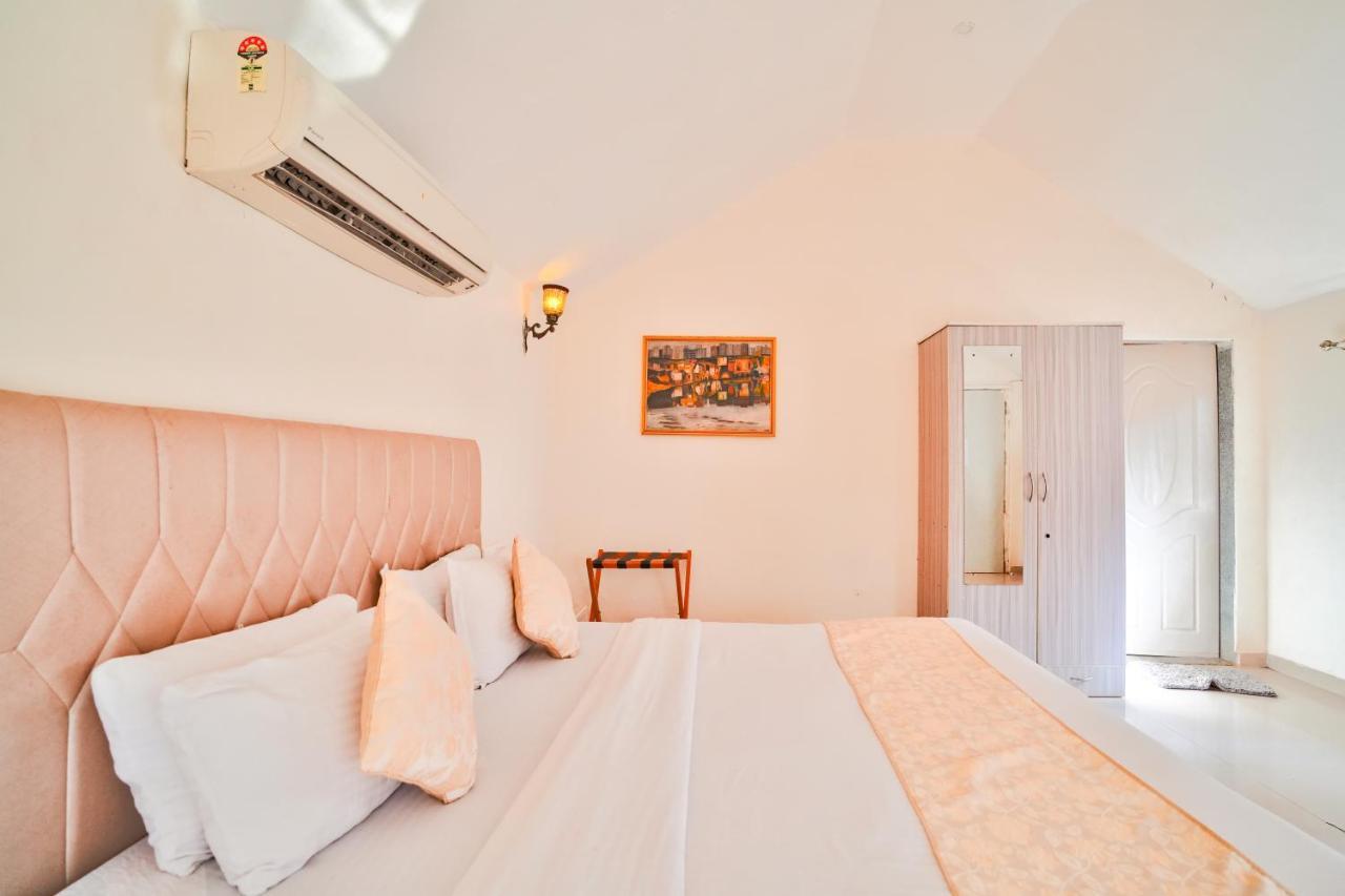 Morjim Holiday Beach Resort Buitenkant foto