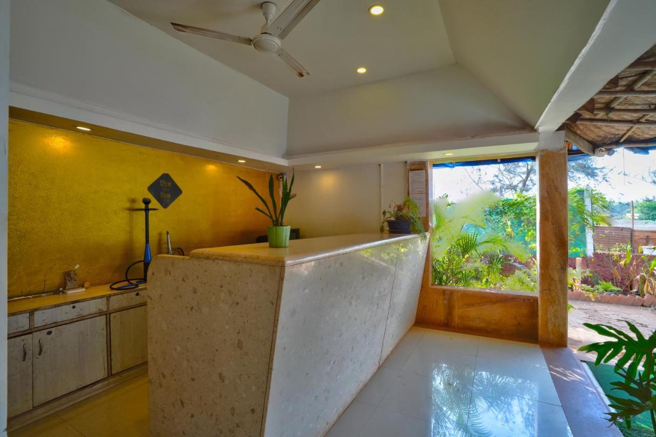 Morjim Holiday Beach Resort Buitenkant foto