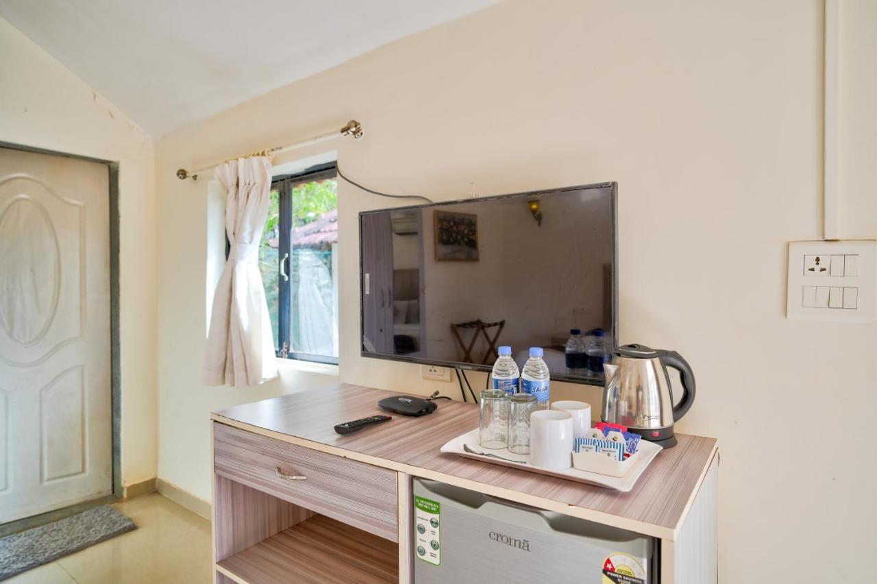 Morjim Holiday Beach Resort Buitenkant foto