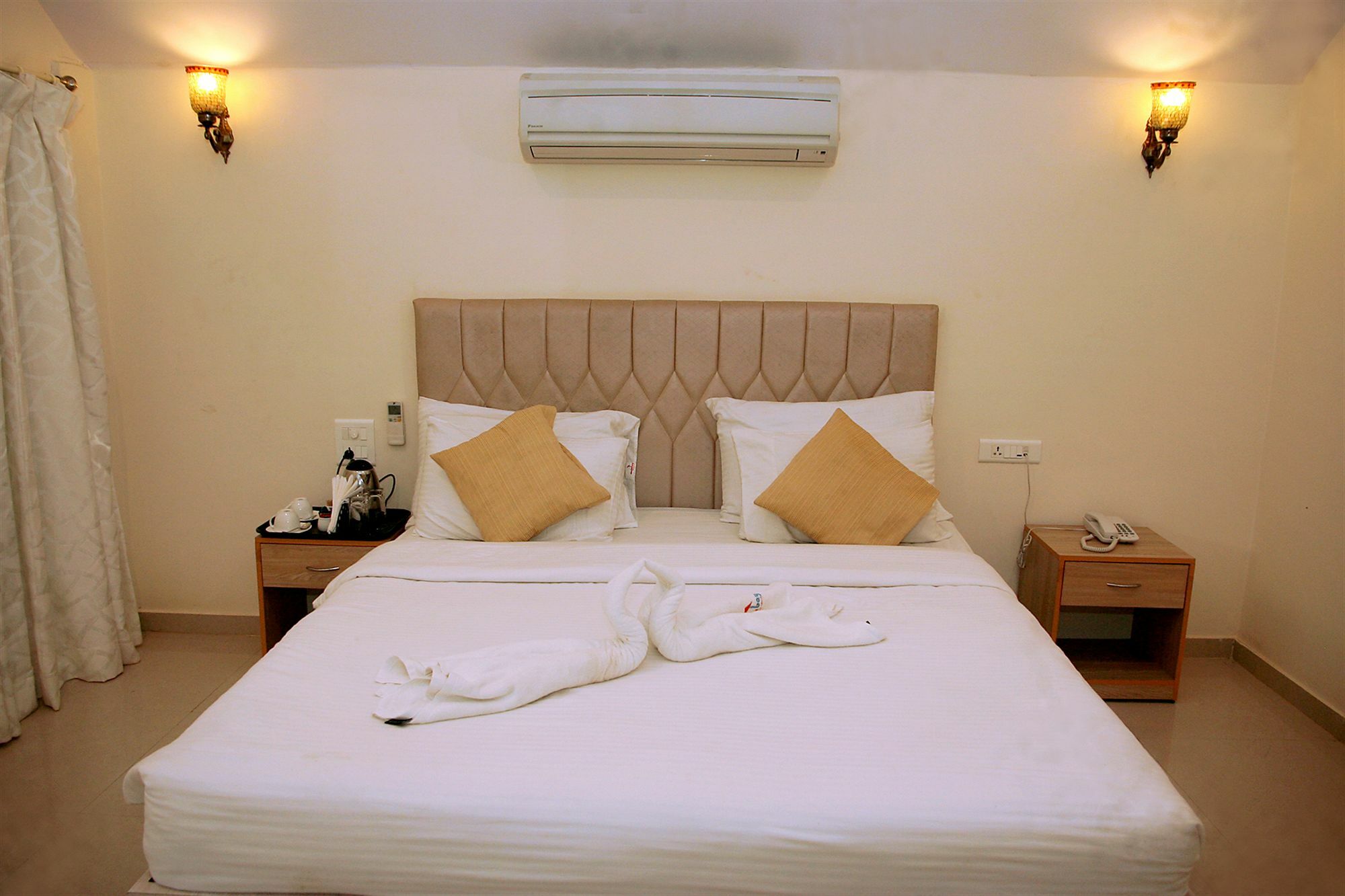 Morjim Holiday Beach Resort Buitenkant foto