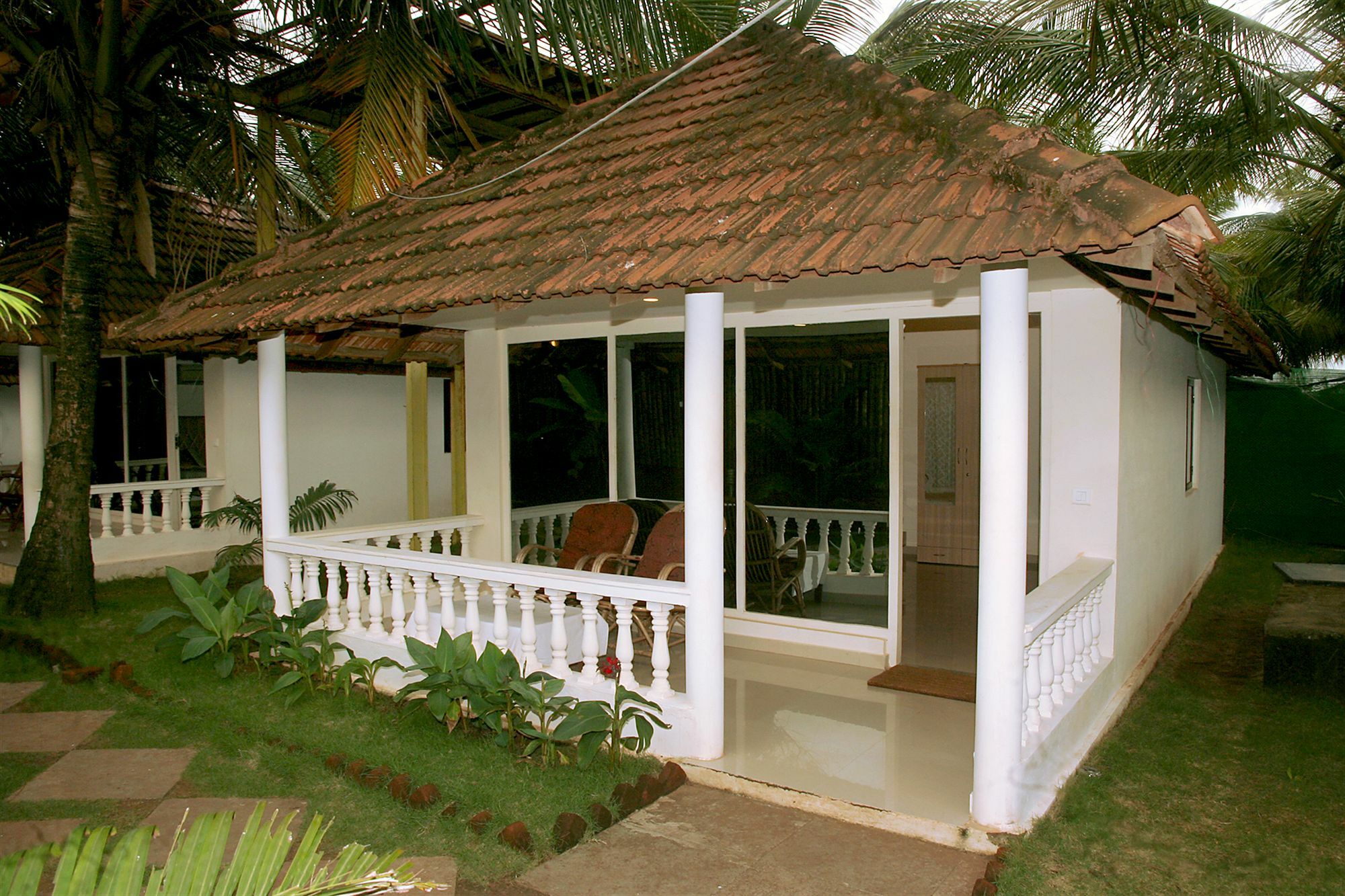 Morjim Holiday Beach Resort Buitenkant foto