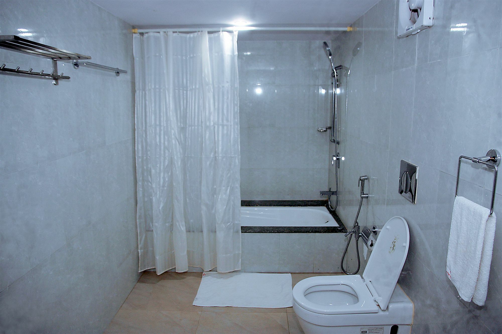 Morjim Holiday Beach Resort Buitenkant foto